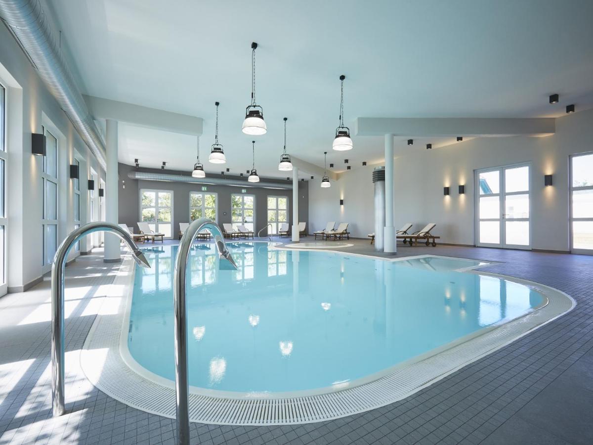 Reetland Am Meer - Premium Reetdachvilla Mit 3 Schlafzimmern, Sauna Und Kamin E05 Dranske Exterior photo